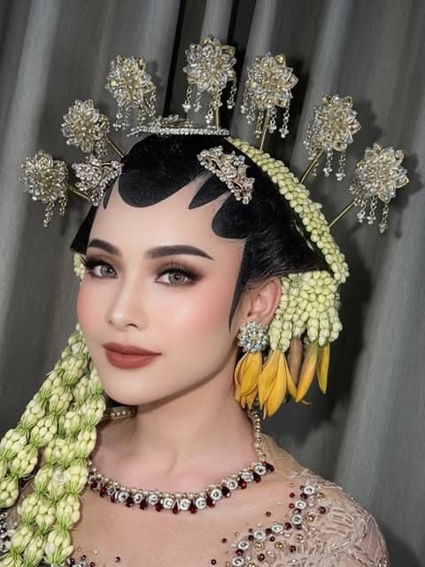Engagement Look by Bonita
